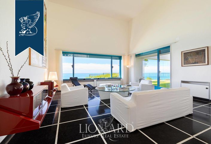 Image No.31-9 Bed Villa for sale