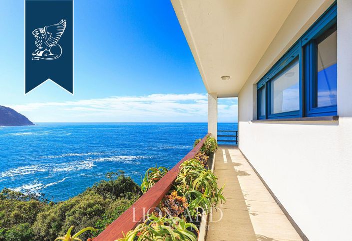 Image No.52-9 Bed Villa for sale