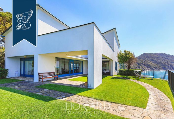 Image No.9-9 Bed Villa for sale