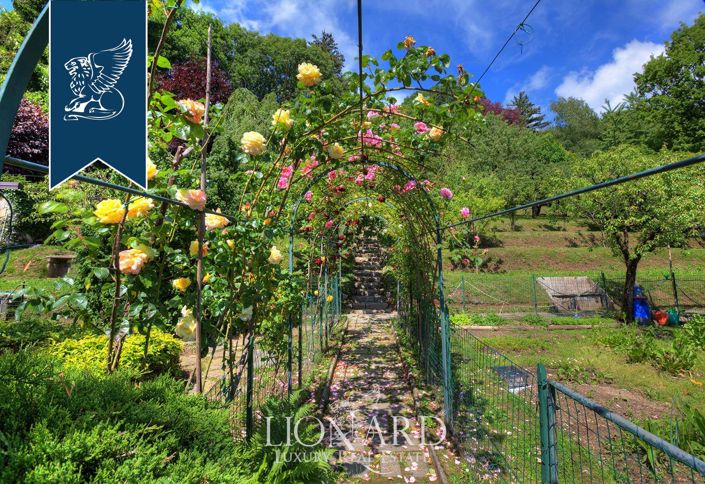 Image No.25-11 Bed Villa for sale