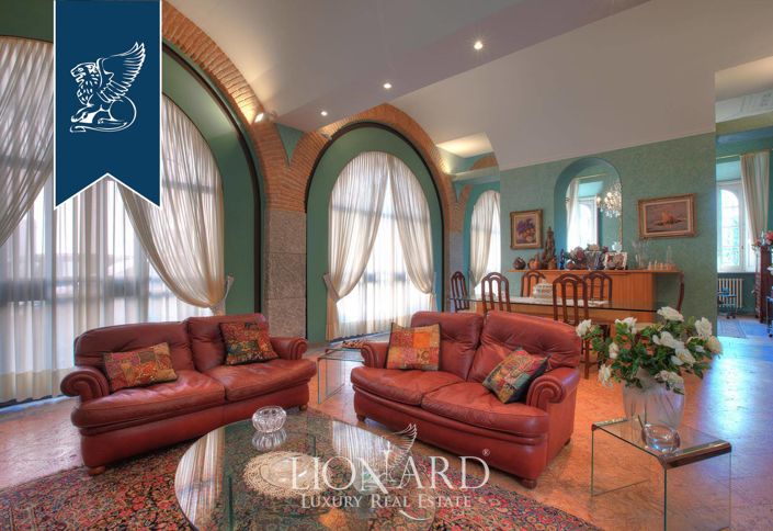 Image No.31-11 Bed Villa for sale