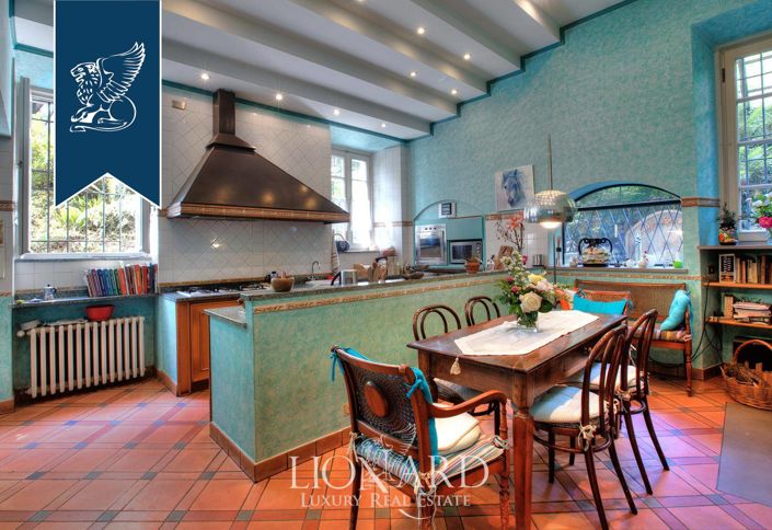 Image No.41-11 Bed Villa for sale