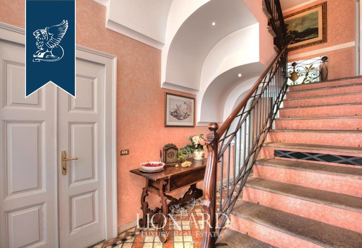 Image No.44-11 Bed Villa for sale