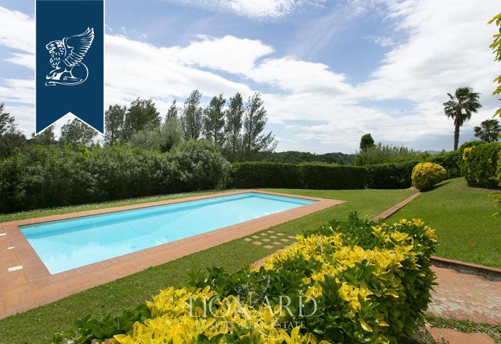 Image No.12-10 Bed Villa for sale