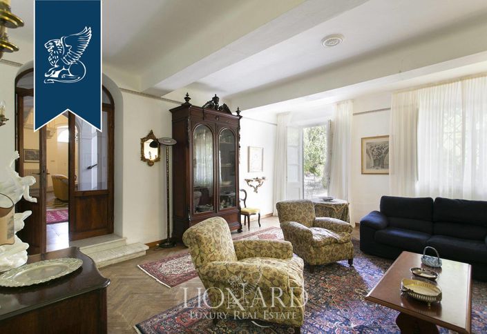 Image No.25-10 Bed Villa for sale