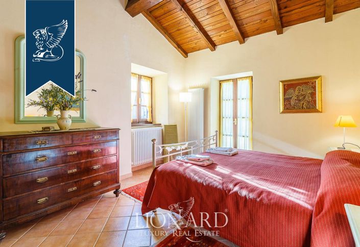 Image No.55-20 Bed Hotel for sale