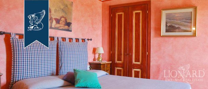 Image No.10-16 Bed Villa for sale