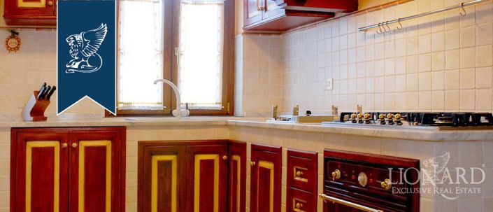 Image No.16-16 Bed Villa for sale