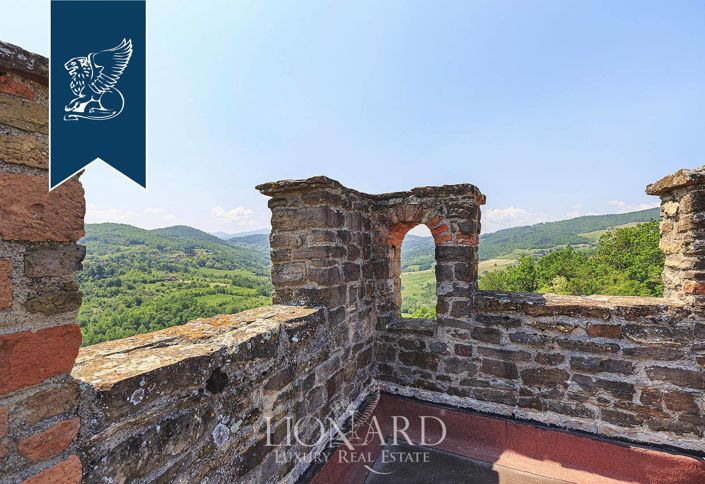 Image No.21-8 Bed Property for sale