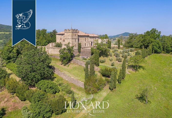 Image No.3-8 Bed Property for sale