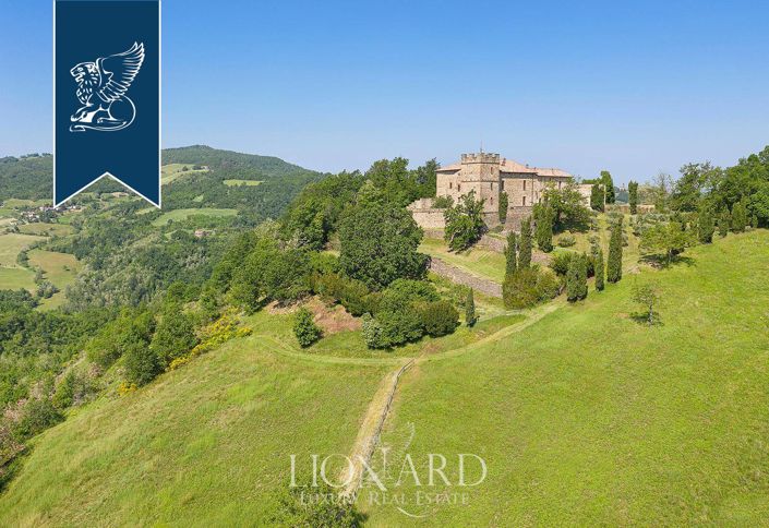 Image No.7-8 Bed Property for sale