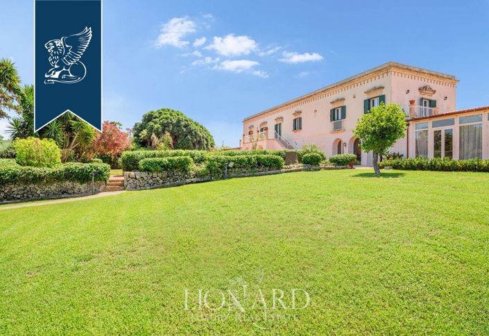 Image No.4-12 Bed Villa for sale