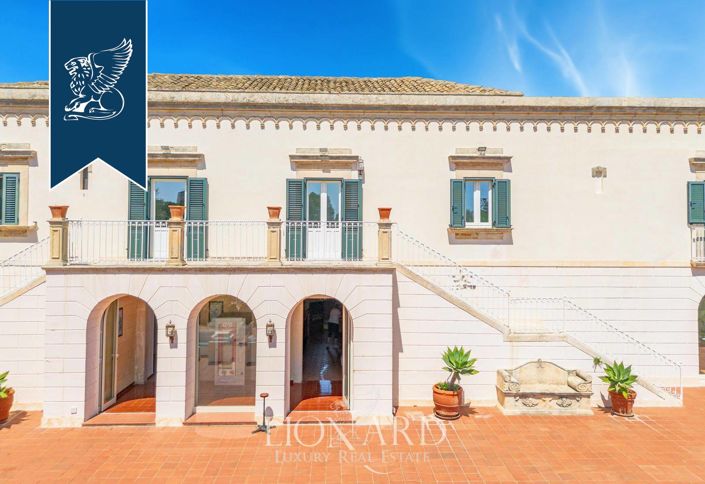 Image No.8-12 Bed Villa for sale