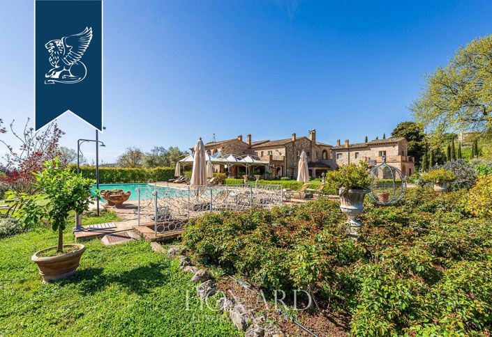 Image No.10-9 Bed Villa for sale