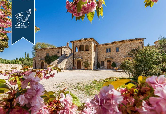 Image No.11-9 Bed Villa for sale