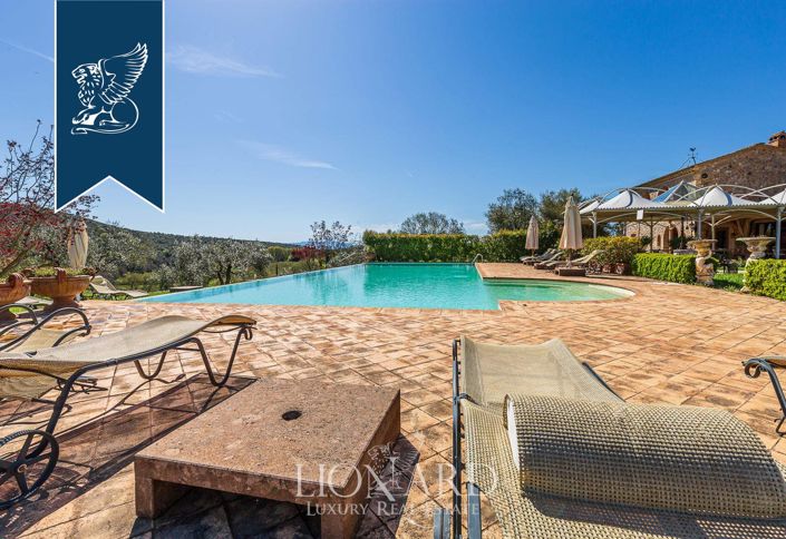 Image No.7-9 Bed Villa for sale