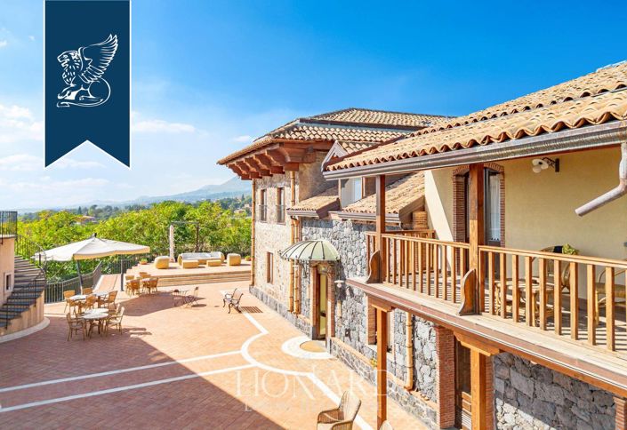 Image No.10-23 Bed Farmhouse for sale