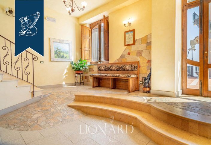 Image No.13-23 Bed Farmhouse for sale