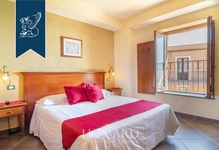 Image No.18-23 Bed Farmhouse for sale