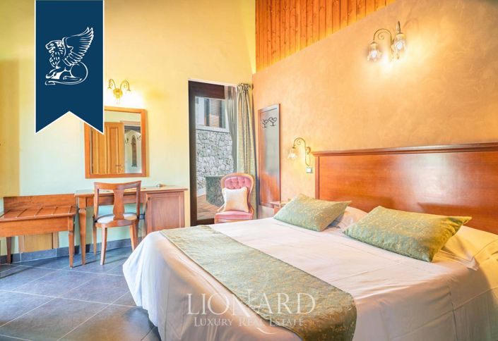 Image No.19-23 Bed Farmhouse for sale