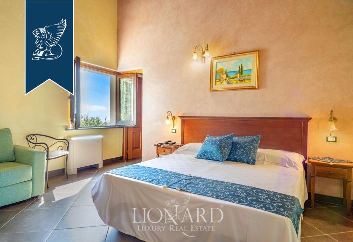 Image No.20-23 Bed Farmhouse for sale