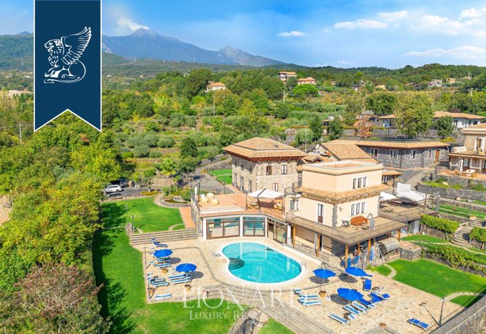 Image No.3-23 Bed Farmhouse for sale