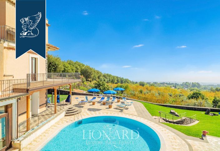 Image No.4-23 Bed Farmhouse for sale