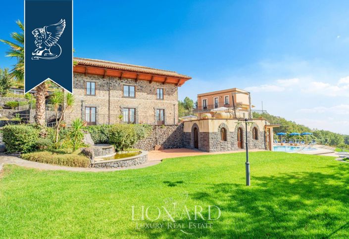 Image No.8-23 Bed Farmhouse for sale