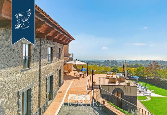 Image No.9-23 Bed Farmhouse for sale