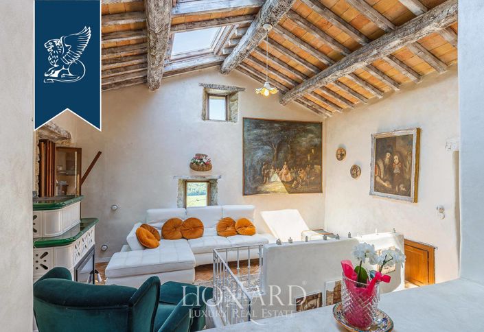 Image No.18-10 Bed Property for sale