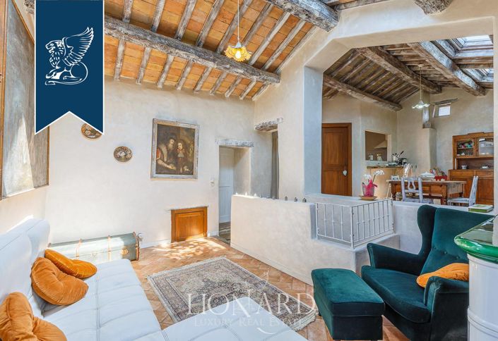 Image No.20-10 Bed Property for sale