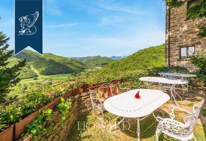 Image No.7-10 Bed Property for sale