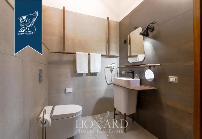 Image No.20-20 Bed Farmhouse for sale