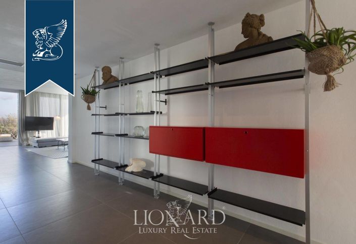 Image No.19-6 Bed Villa for sale