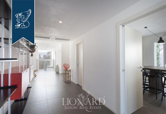 Image No.20-6 Bed Villa for sale