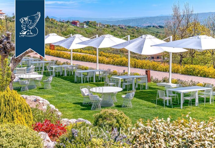 Image No.9-9 Bed Farmhouse for sale