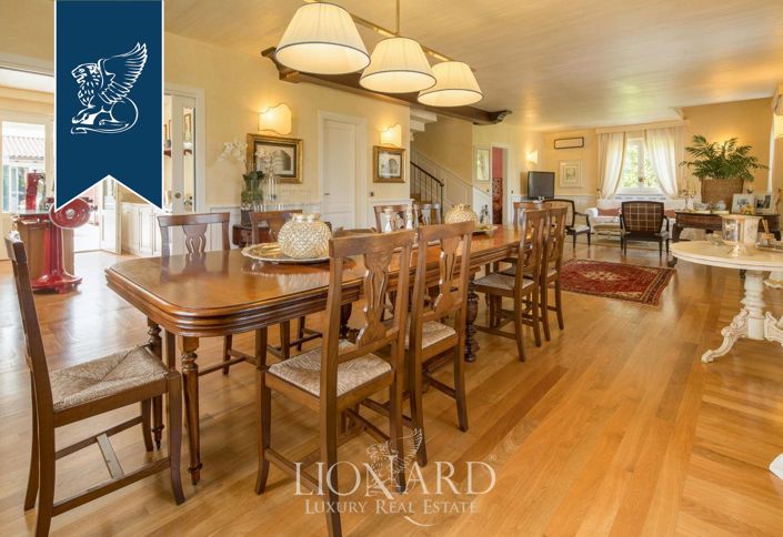 Image No.14-10 Bed Villa for sale