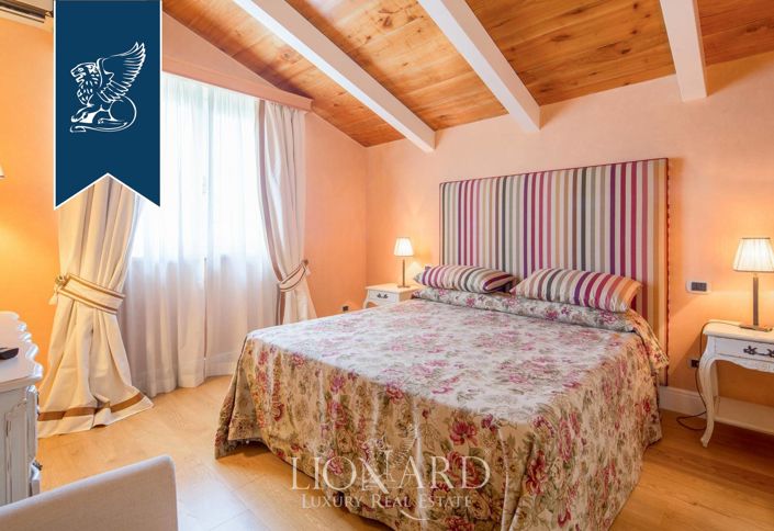 Image No.19-10 Bed Villa for sale