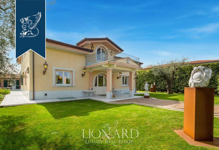 Image No.9-10 Bed Villa for sale