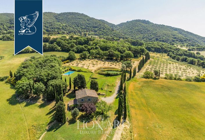 Image No.18-9 Bed Farmhouse for sale