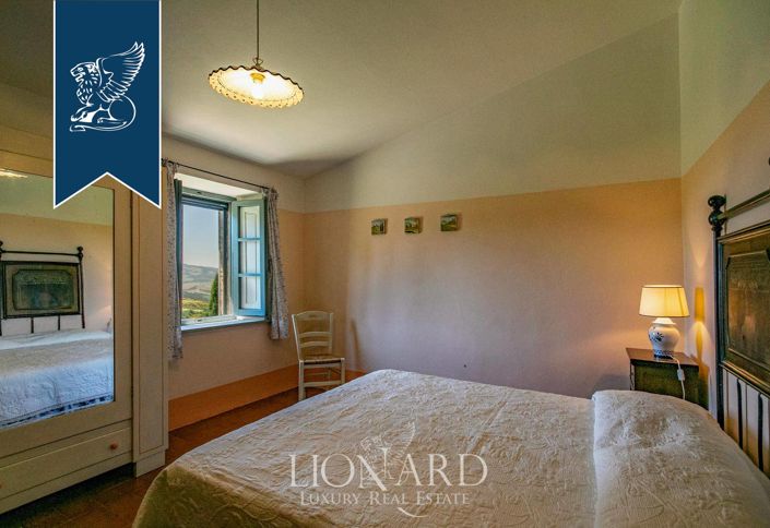 Image No.50-9 Bed Farmhouse for sale