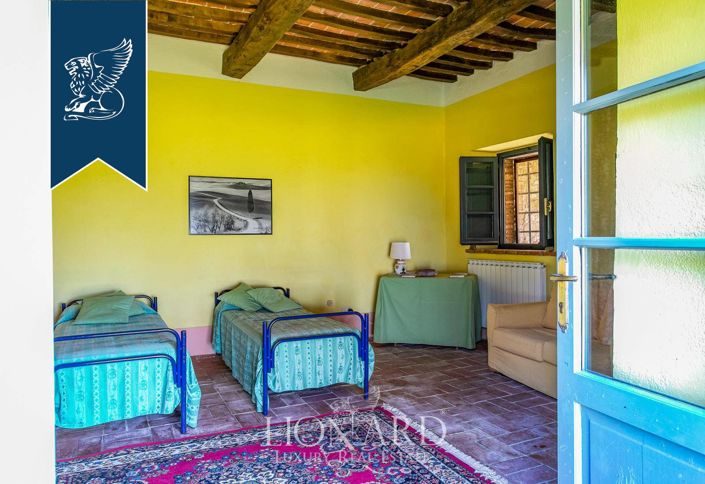 Image No.51-9 Bed Farmhouse for sale