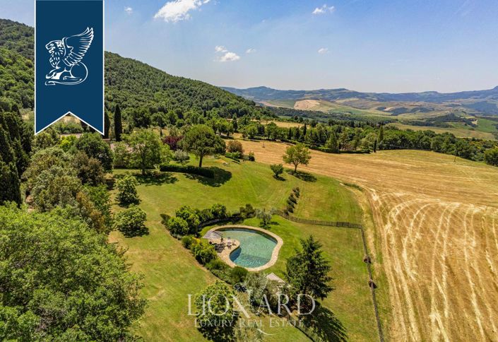 Image No.6-9 Bed Farmhouse for sale