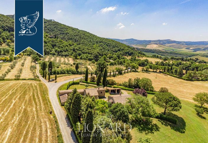 Image No.8-9 Bed Farmhouse for sale