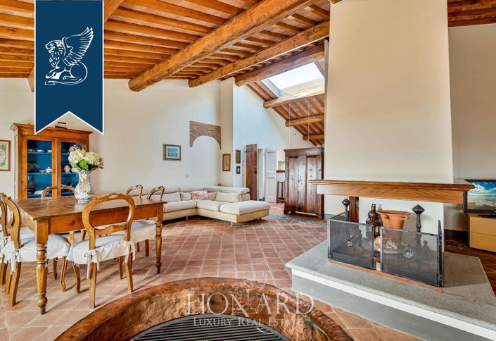 Image No.17-8 Bed Villa for sale