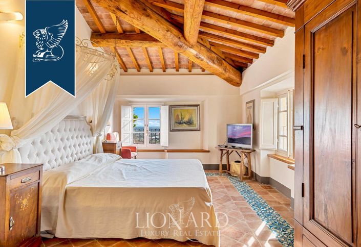 Image No.19-8 Bed Villa for sale