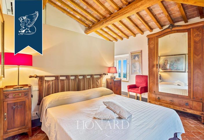 Image No.20-8 Bed Villa for sale