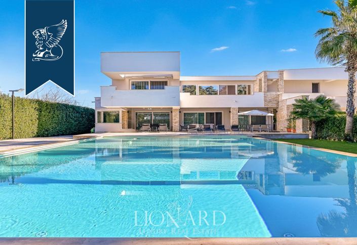 Image No.1-5 Bed Villa for sale