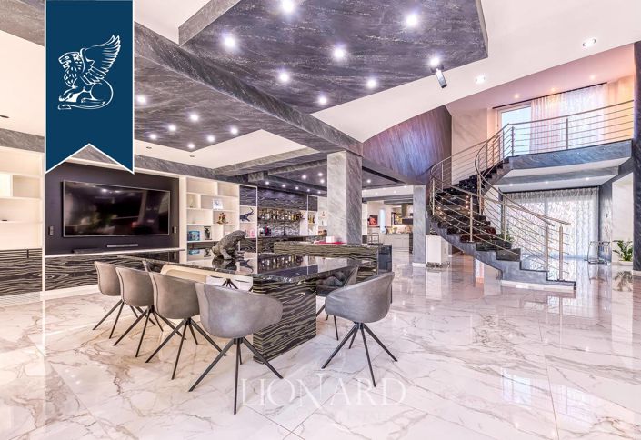 Image No.11-5 Bed Villa for sale