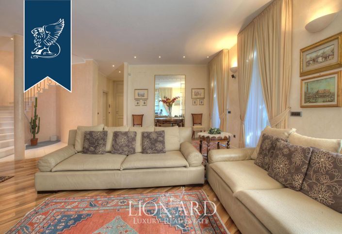 Image No.21-4 Bed Villa for sale